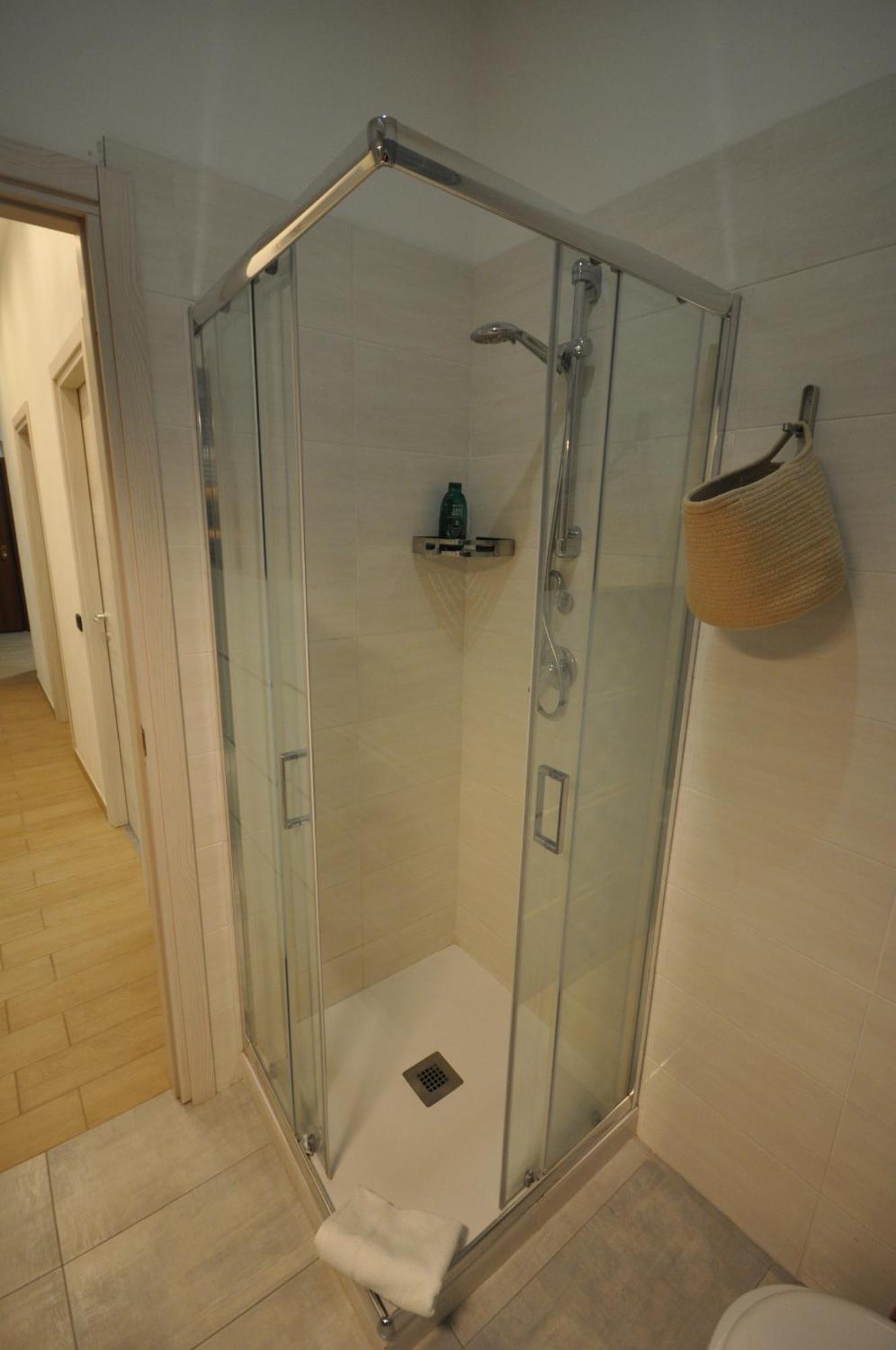 H2ome Lagaccio 4 Rooms, 2 Bathrooms, Ac, Near Principe Station Apartamento